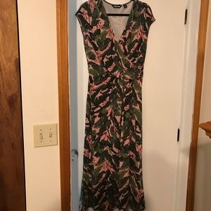 LandsEnd Maxi Dress, wrap top, short sleeves, olive green, pinks Size Medium